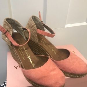 Comfy wedge shoes